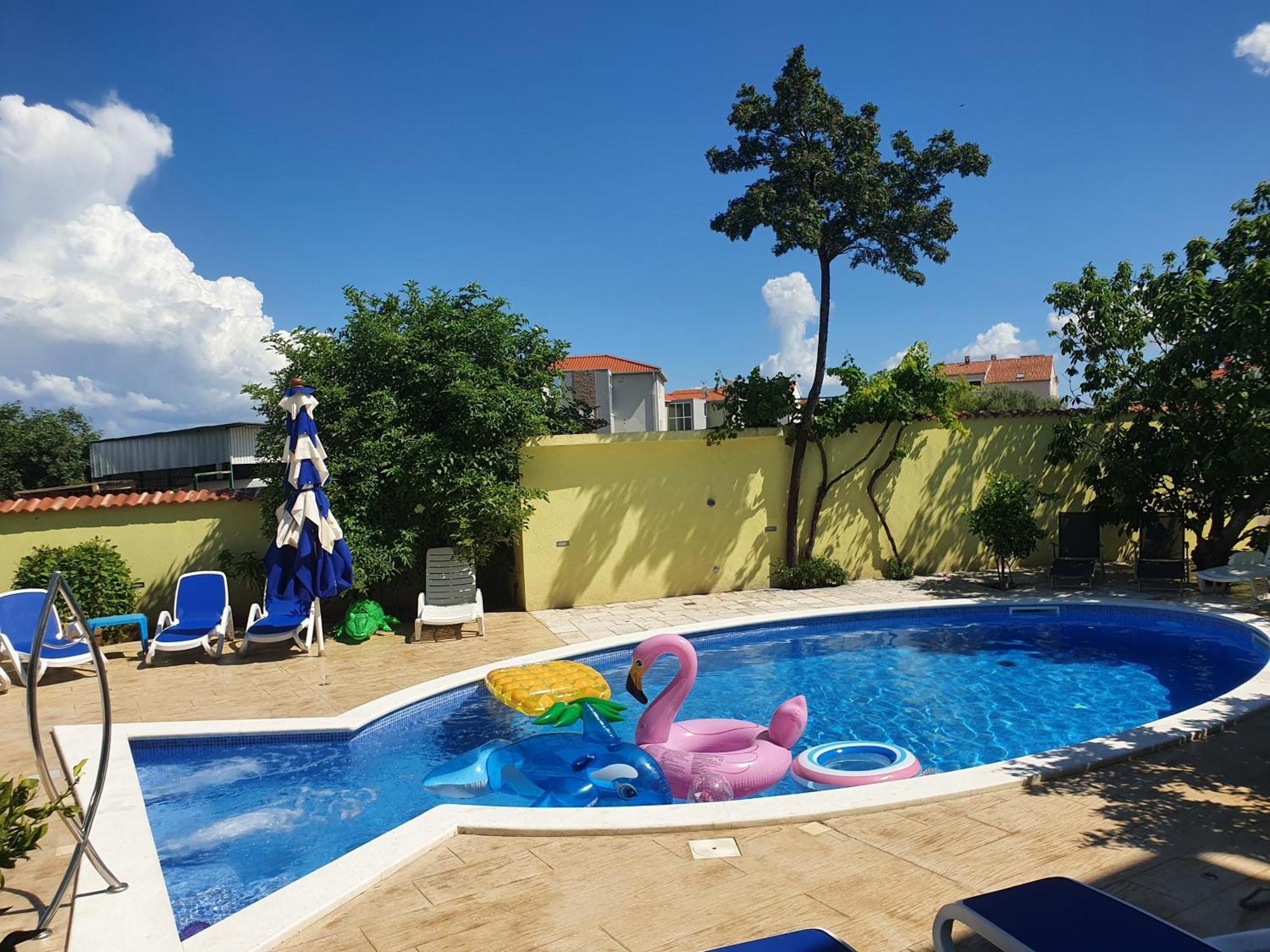 Apartments Petra Trogir Exteriör bild
