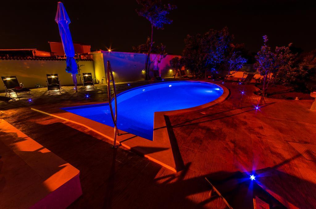 Apartments Petra Trogir Exteriör bild